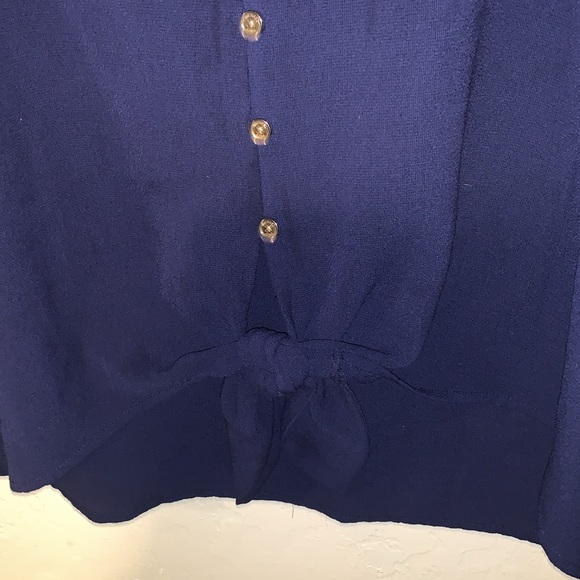 MICHAEL MICHAEL KORS Button-Front Tie-Hem Blouse - Picture 2 of 5